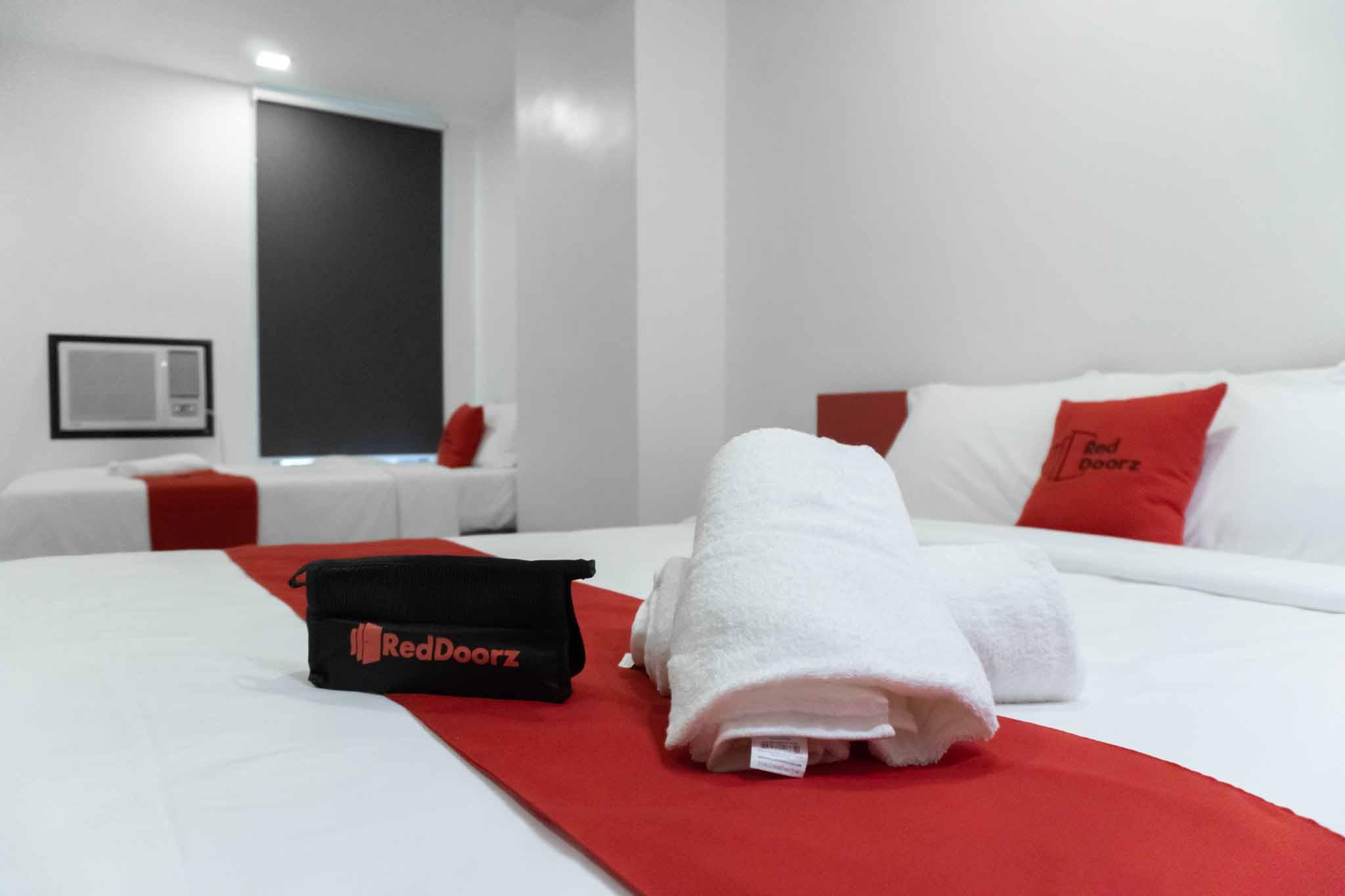 Reddoorz Plus At Mm Hotel Las Pinas Former Reddoorz Plus Near Bamboo Organ Eksteriør bilde
