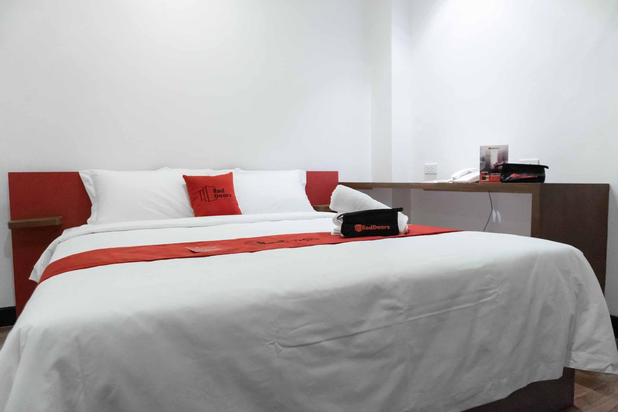Reddoorz Plus At Mm Hotel Las Pinas Former Reddoorz Plus Near Bamboo Organ Eksteriør bilde