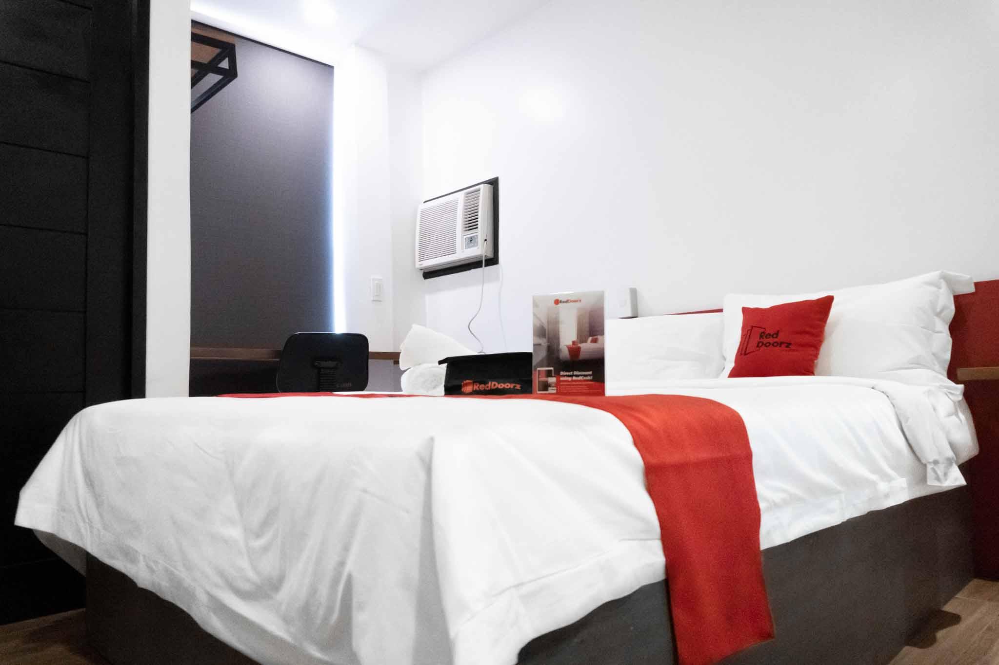 Reddoorz Plus At Mm Hotel Las Pinas Former Reddoorz Plus Near Bamboo Organ Eksteriør bilde