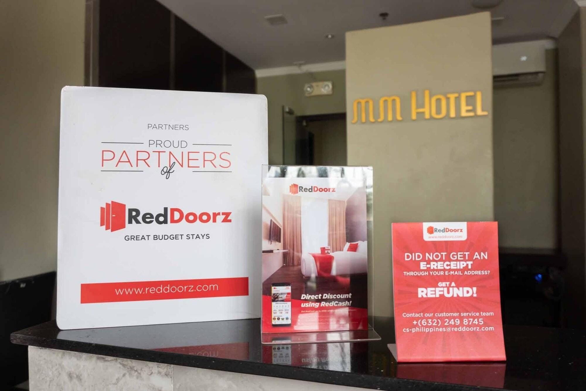 Reddoorz Plus At Mm Hotel Las Pinas Former Reddoorz Plus Near Bamboo Organ Eksteriør bilde