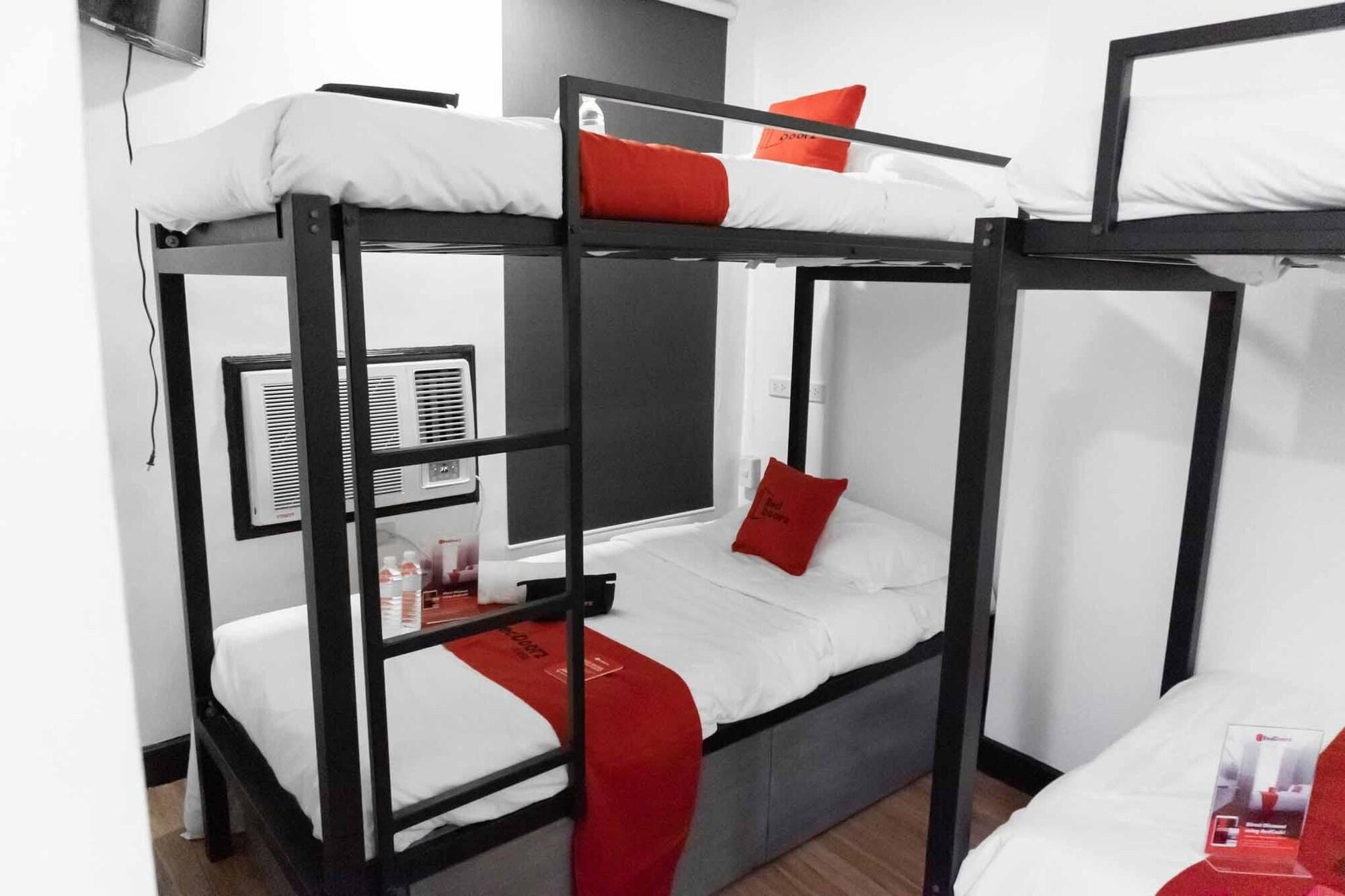 Reddoorz Plus At Mm Hotel Las Pinas Former Reddoorz Plus Near Bamboo Organ Eksteriør bilde